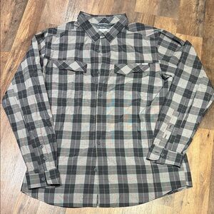 Men's Columbia XL Omni- Shade Gray/red Plaid Shirt